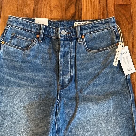 Blank NYC Women’s mid-rise jeans in medium blue size 26 - Picture 2 of 8